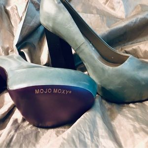 Mojo Moxy blue leather platform block heels!